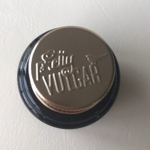 Pretty Vuglar - Picture 4 of 5